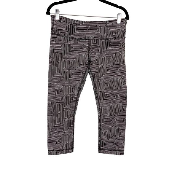 Lululemon Womens Activewear Under Crop Athletic High Rise Leggings Size 8 - Picture 1 of 8
